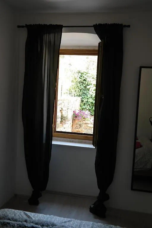 Apartments Hedona Pula 0*,
