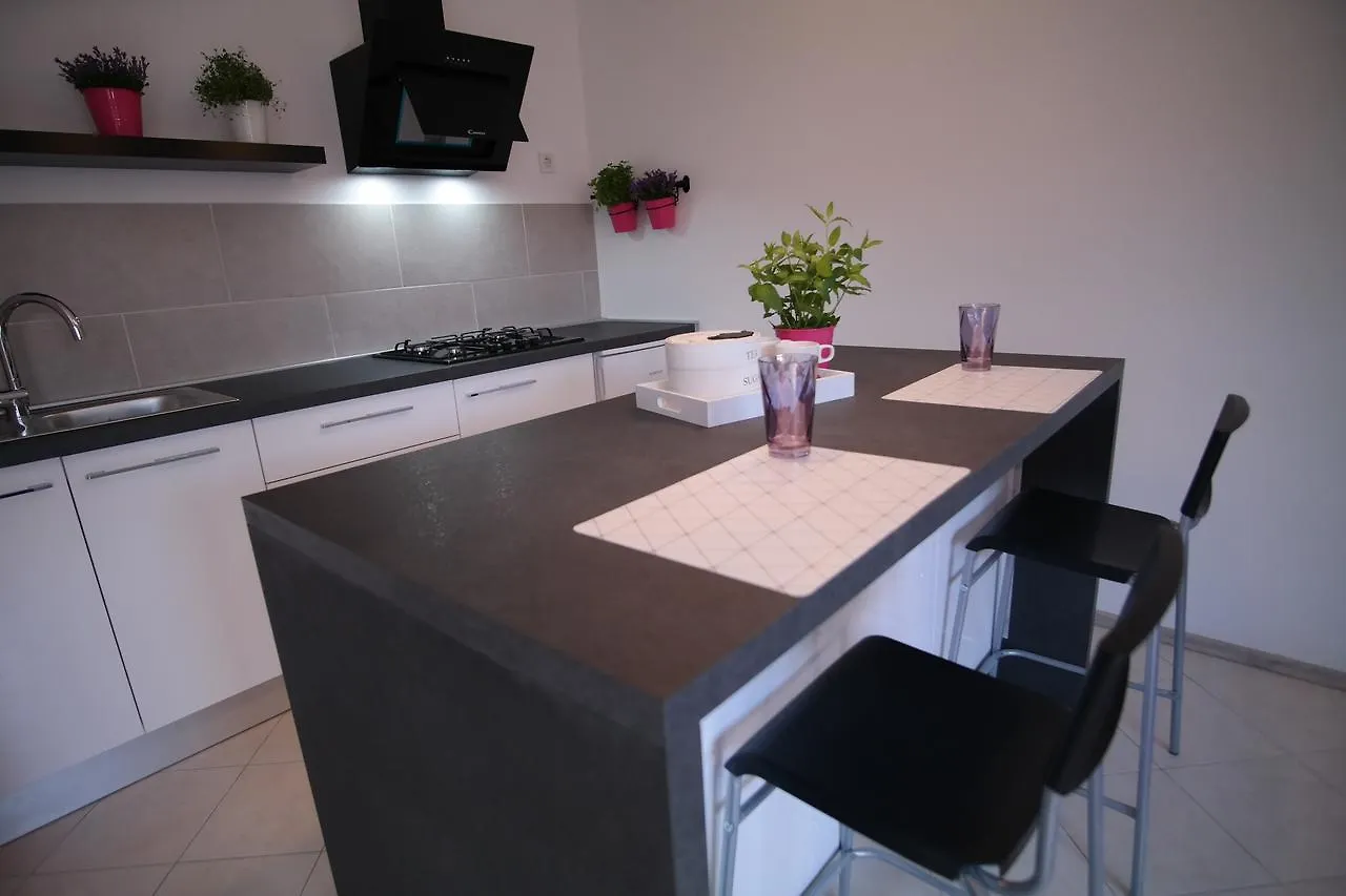 Apartments Hedona Pula 0*,  Croatia